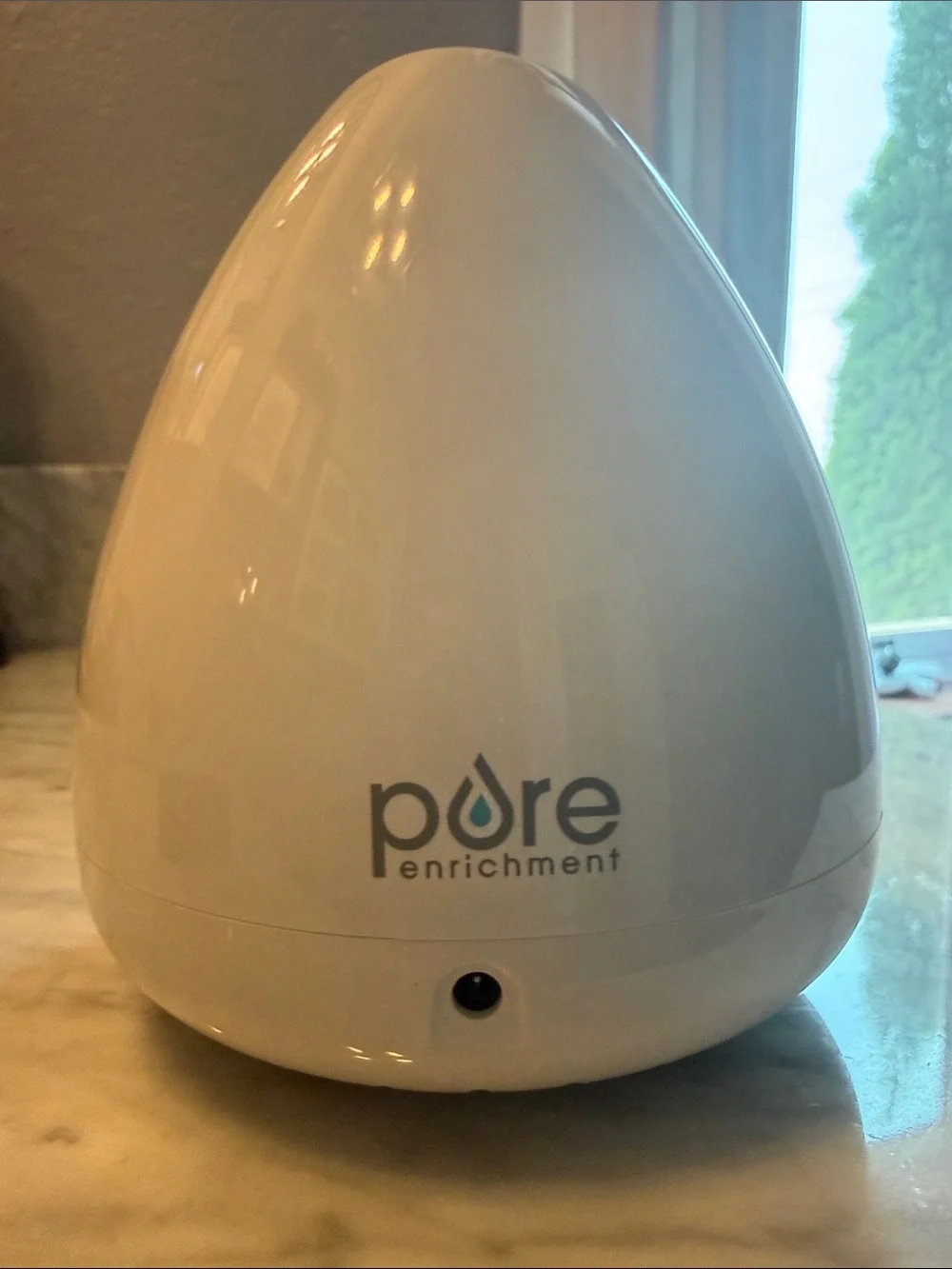 Pure Enrichment Room Fragrance comes with Oil + Diffuser Pads + Charging Cord